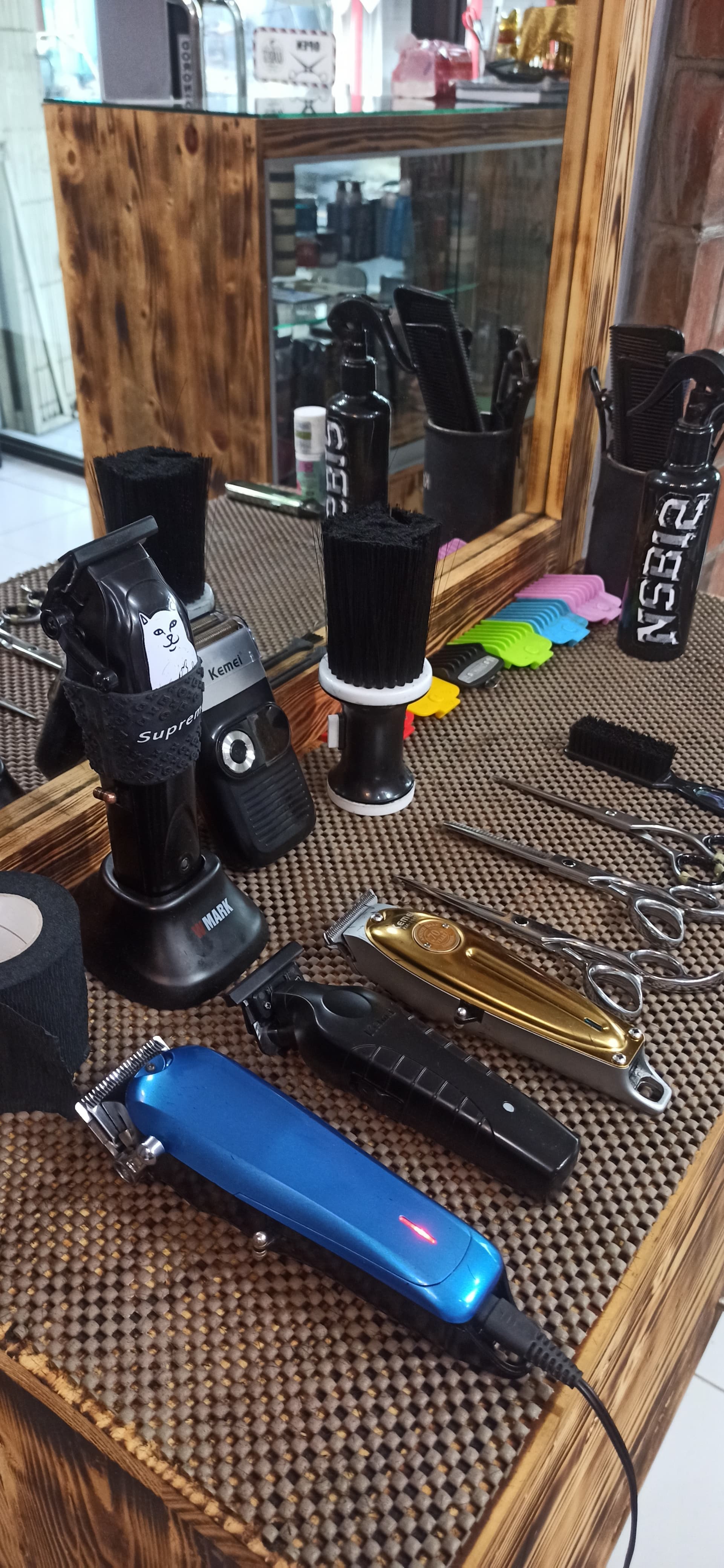 Wox's Barbershop Gallery 4